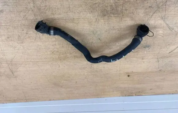 BMW 5 GT F07 Engine coolant pipe/hose 7576091