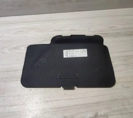 Peugeot Rifter Other trunk/boot trim element 98261582ZD