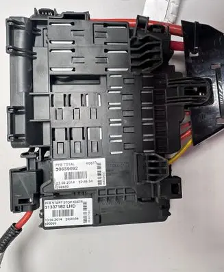 Volvo V70 Fuse module 30659092 31337182 258580