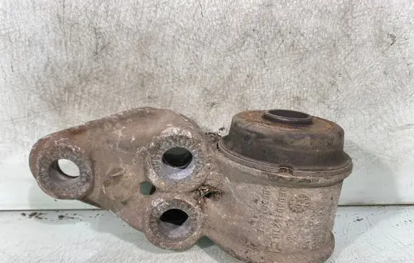 Audi A6 S6 C5 4B Rear axle beam mounts housing 8e0501521h 4b0501521e