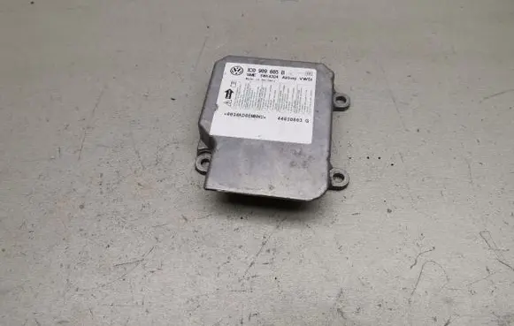 Volkswagen PASSAT B5 Airbag control unit/module 1C0909605B