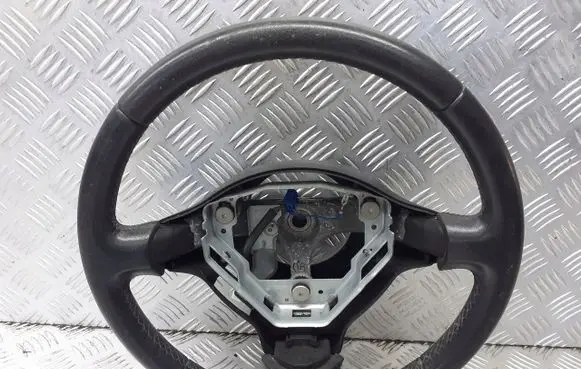 Toyota Yaris Steering wheel