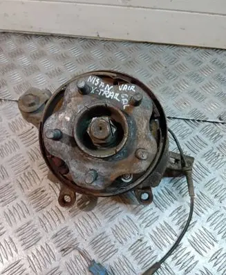 Nissan X-Trail T30 Rear wheel bearing hub 