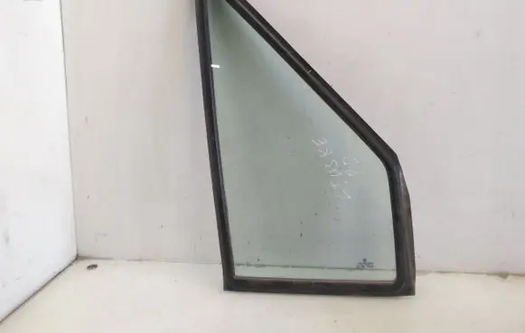 Volkswagen II LT Front door vent window glass four-door 43R001025