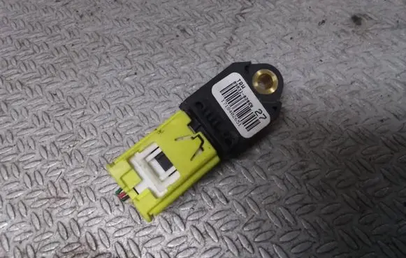 Toyota Auris 150 Airbag deployment crash/impact sensor 8983102060