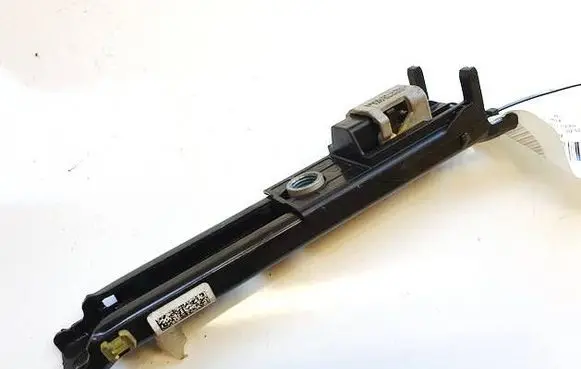 Opel Mokka X Seat belt adjustment rail 13585757