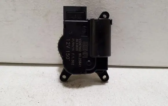 Audi A1 Air flap motor/actuator V3267002 9025843