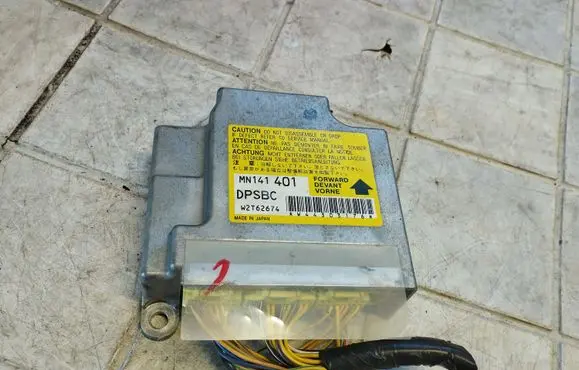 Mitsubishi Grandis Airbag control unit/module MN141401
