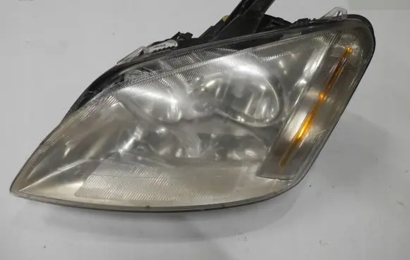 Ford C-MAX I Headlight/headlamp 13A006