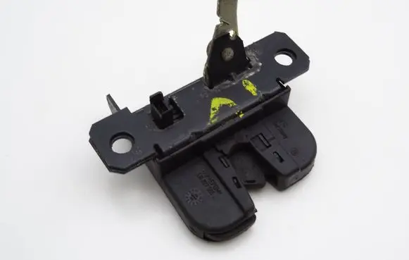 Volkswagen Golf IV Tailgate/trunk/boot lock/catch/latch 1J6827505B