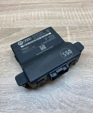 Volkswagen PASSAT B6 Gateway control module 3C0907530A 3C0907951A