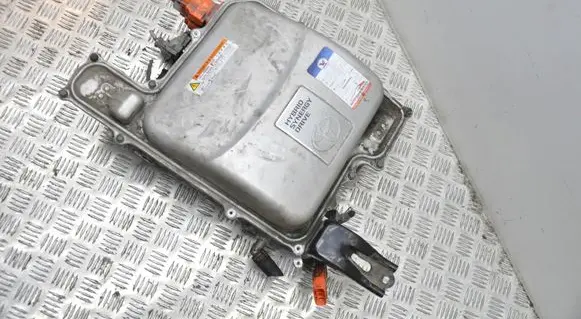 Toyota Prius (XW20) Voltage converter inverter G920047120