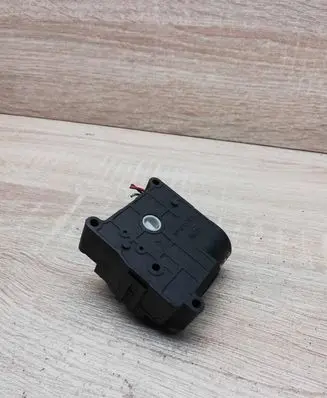 Toyota Avensis Verso Air flap motor/actuator 1138002051
