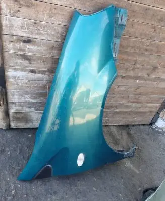 Nissan Almera Tino Fender