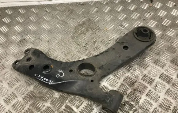 Lexus CT 200H Front lower control arm/wishbone