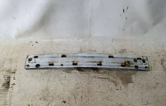 Nissan Note (E12) Front bumper support beam 
