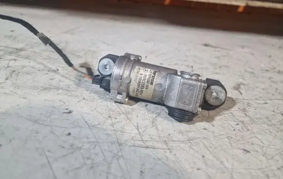 Mercedes-Benz ML W163 Vent/Glass mechanism A1638201342