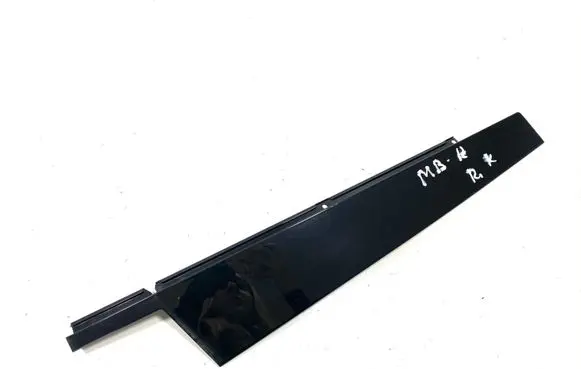 Mercedes-Benz R W251 Front door trim (molding) A2516901389