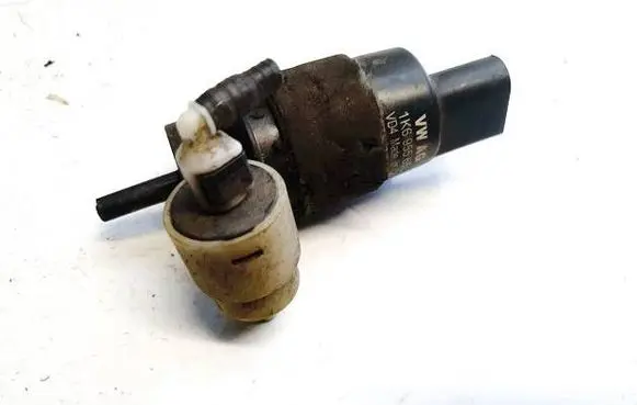 Volkswagen PASSAT B6 Windscreen/windshield washer pump 1k6955651 3122789