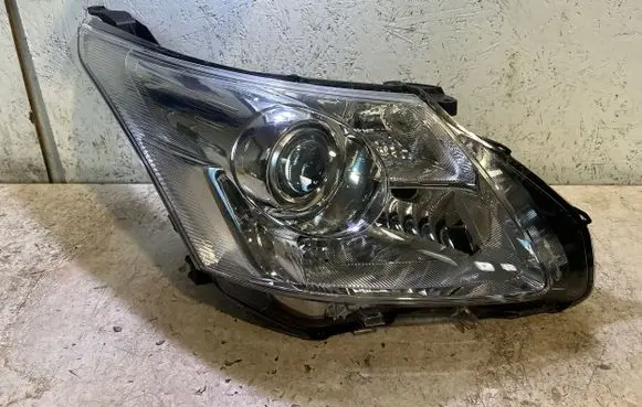 Toyota Avensis T270 Headlight/headlamp H279HRAE 12678 031013