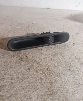Renault Espace - Grand espace IV Electric window control switch 31144M