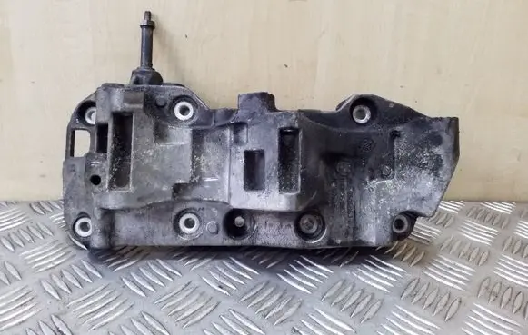 BMW 5 F10 F11 Generator/alternator bracket 11168506863 8506863