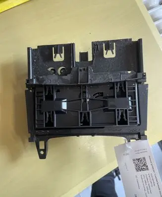 Mercedes-Benz E W212 Ashtray (front) A2046801350