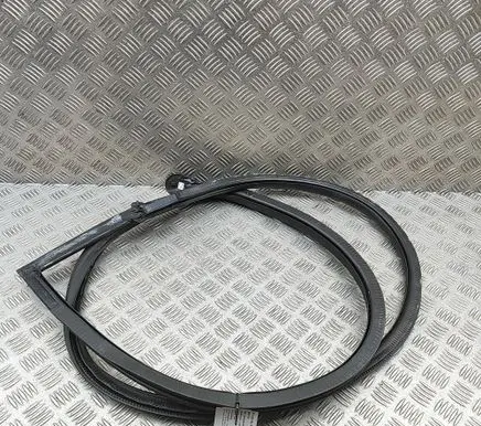 Audi TT TTS RS Mk3 8S Rubber seal front door (on door) 8S8831708