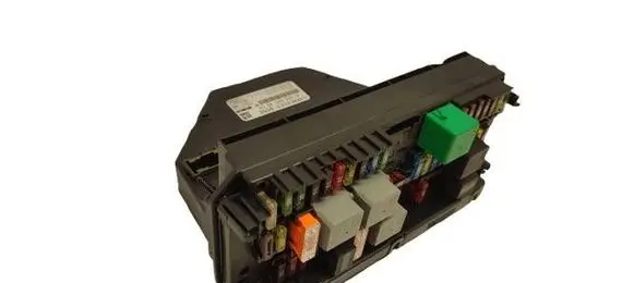 Mercedes-Benz C AMG W204 Fuse module A2045454501 A2044422600 A2044422700