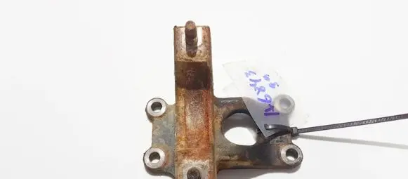 Ford Mondeo Mk III Engine mounting bracket xs7w3k305ac d29ja