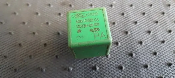 Ford Escort Other relay 83BG13A025CA V23134-E8-X39