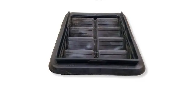 Jeep Cherokee Quarter panel pressure vent 