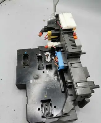 Mercedes-Benz C W204 Fuse module 2049008701 2049014001 2129024301
