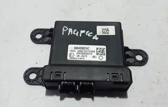 Chrysler Pacifica Other control units/modules 068403887AC