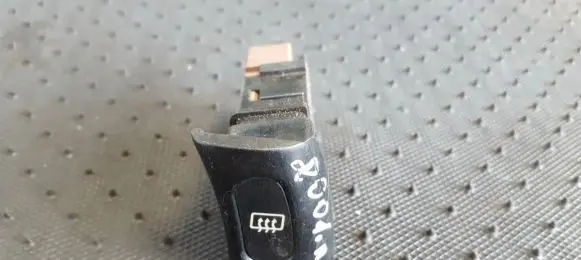 Nissan Serena Windscreen/window heater switch