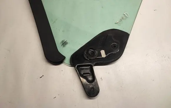Ford Mustang V Rear side window 4R337629700 4R337629700A