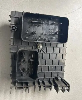 Volkswagen Golf V Fuse module 1K0937124H 015345021