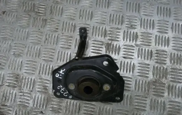 Peugeot 307 Engine mount bracket