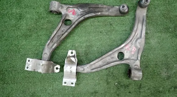 Mercedes-Benz GLA H247 Front control arm 2473330300