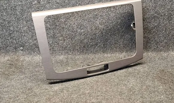 Radio/GPS head unit trim