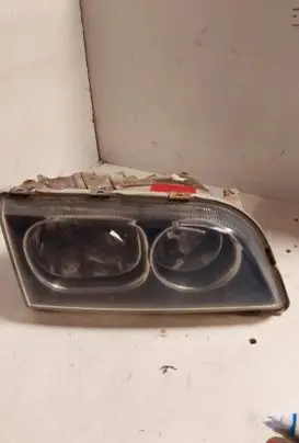 Volvo S40, V40 Headlight/headlamp
