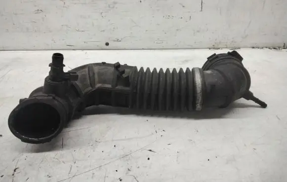 Volvo S40, V40 Intercooler hose/pipe 30617117