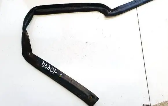 Nissan Leaf I (ZE0) Engine compartment rubber 