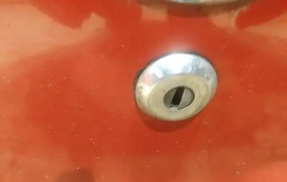 Nissan Pixo Tailgate exterior lock 