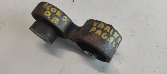 Honda Accord Engine mount bracket