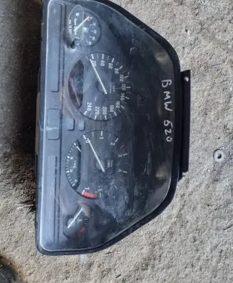 BMW 5 E34 Speedometer (instrument cluster) 8359357 6160531008