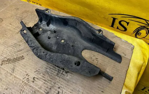 Mercedes-Benz CLS C218 AMG Rear control arm A2123520988