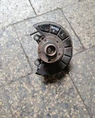 Skoda Superb B6 (3T) Front wheel hub spindle knuckle