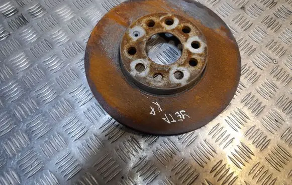 Volkswagen Jetta VI Front brake disc