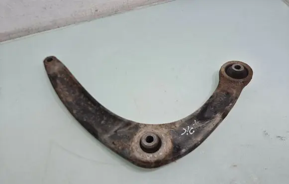Citroen C4 I Front lower control arm/wishbone 